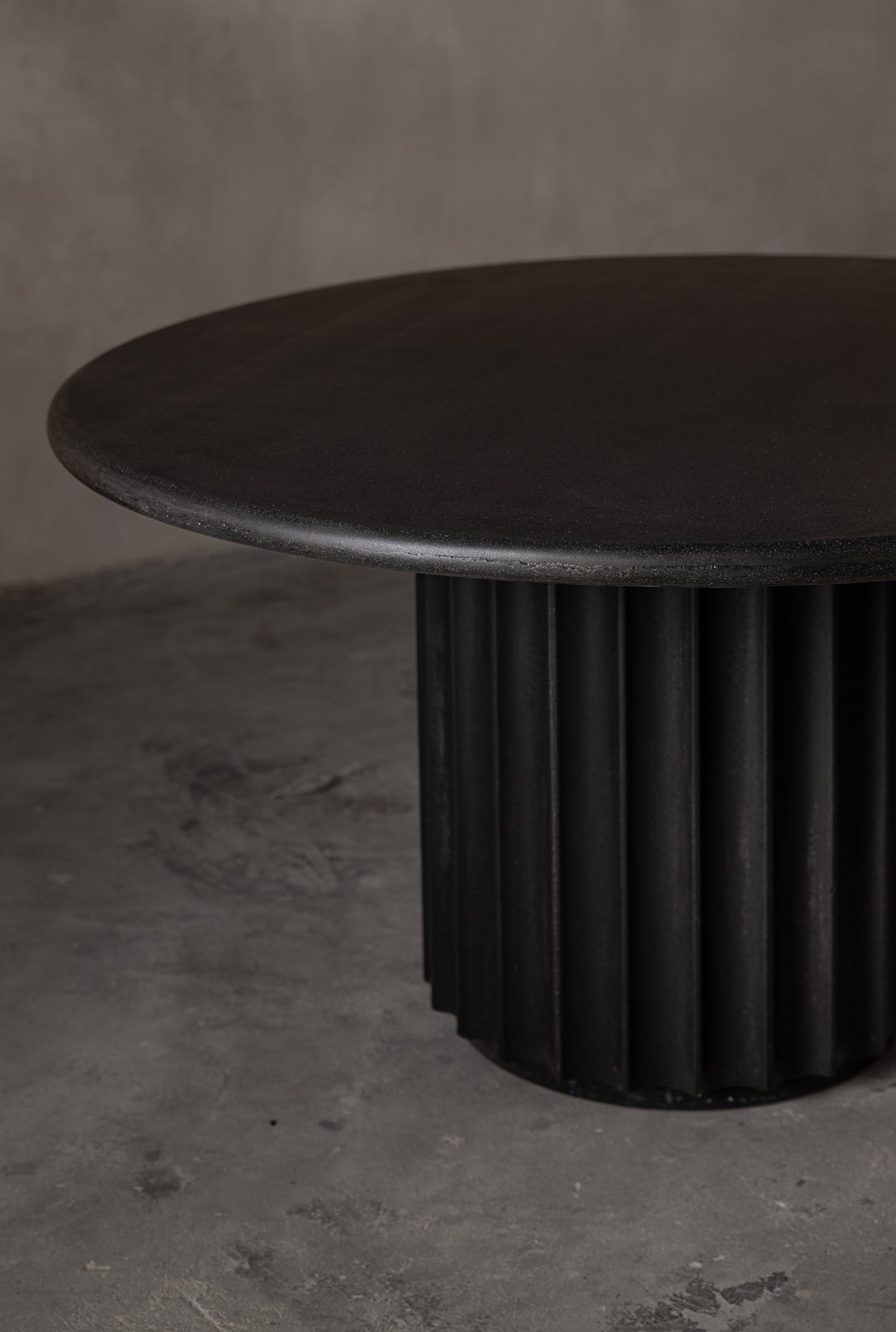 Shadow Fluted Dining table – Crio